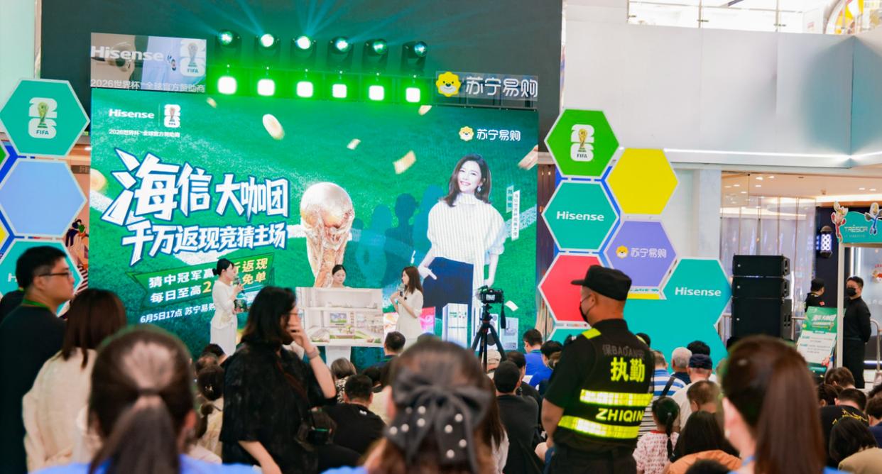 美国门将超巨失误送礼！德凯特拉雷断球助攻，范纳肯笑纳空门